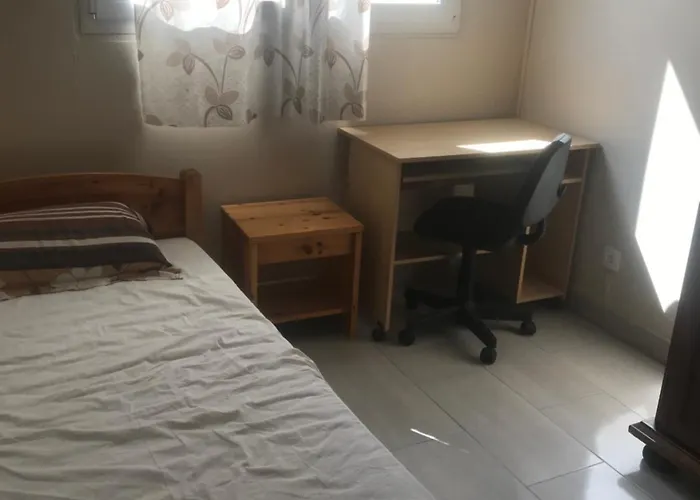 Home Stay Single Room