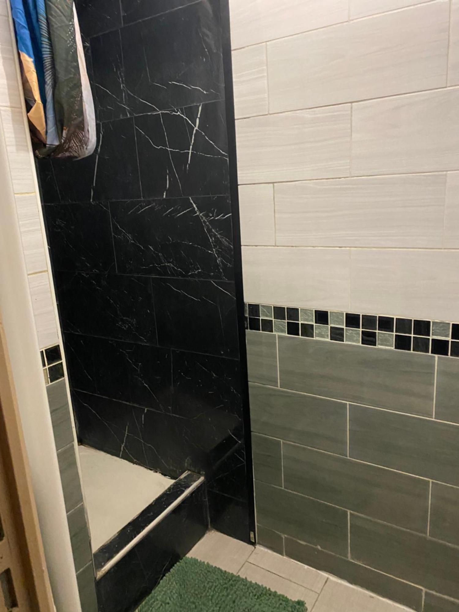 Single * Massy (Essonne)